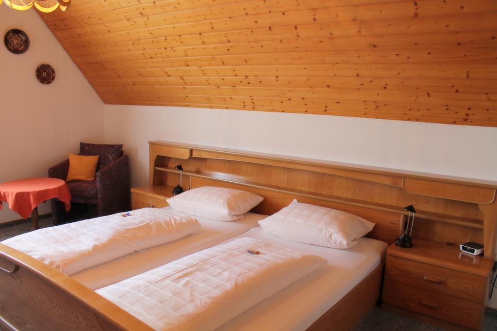 Gasthaus Zur Linde Gebsattel Bilik gambar